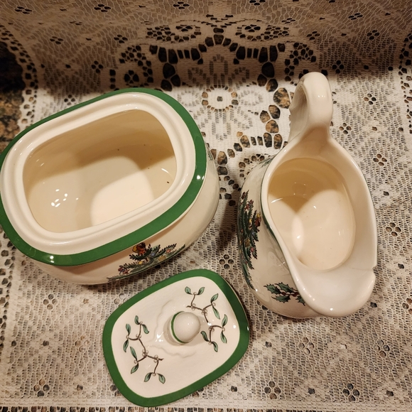 Spode Christmas Tree Creamer and Sugar Set - Picture 3 of 12